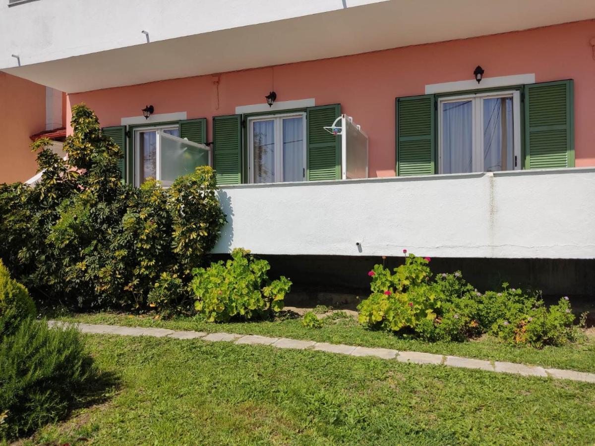 Roza'S Home And Studios Benitses  Dış mekan fotoğraf