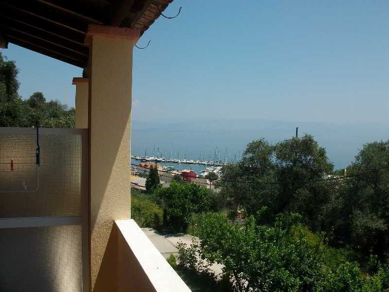 Roza'S Home And Studios Benitses  Dış mekan fotoğraf